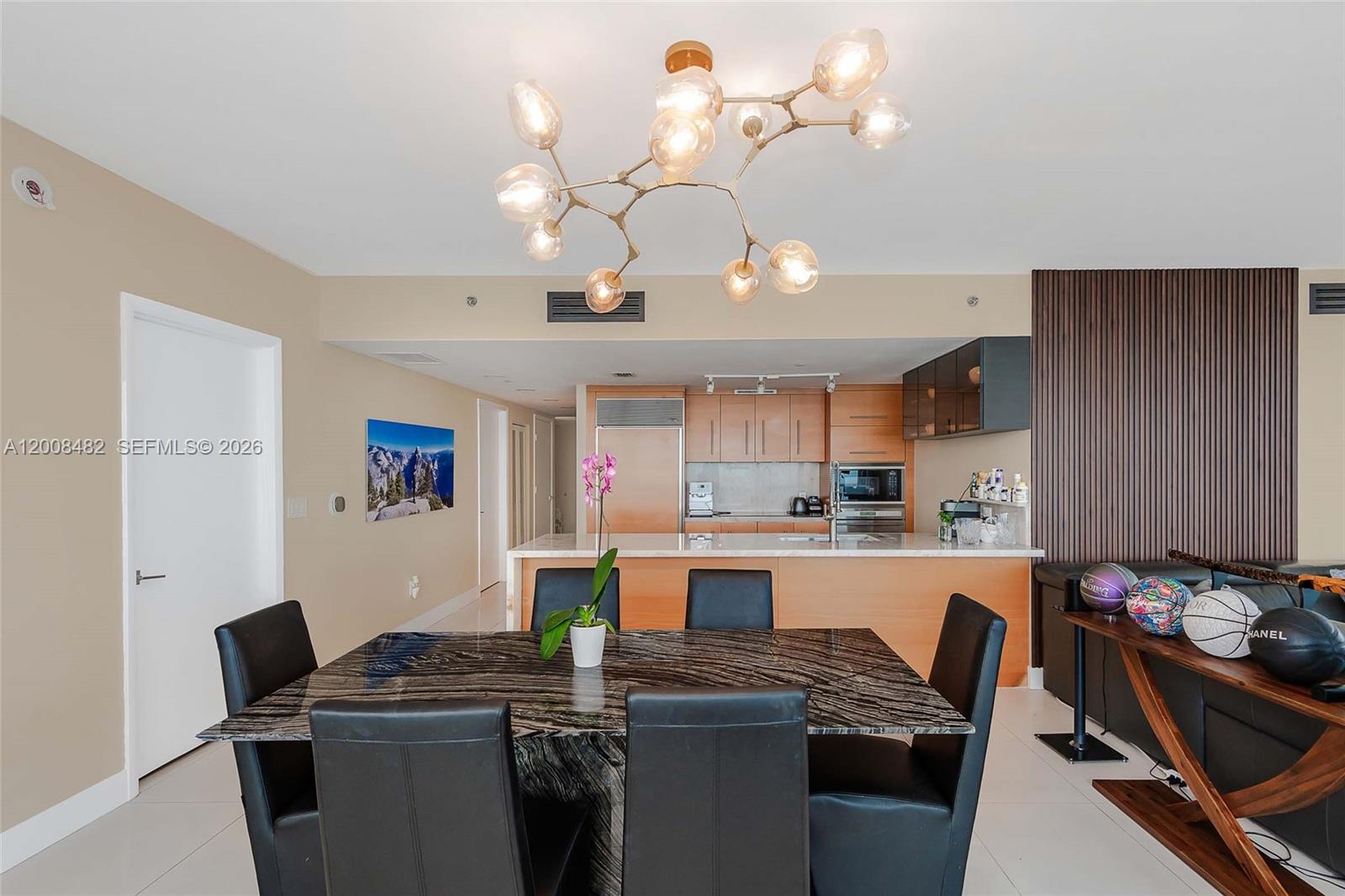 465 Brickell Ave #5101 Miami, FL 33131