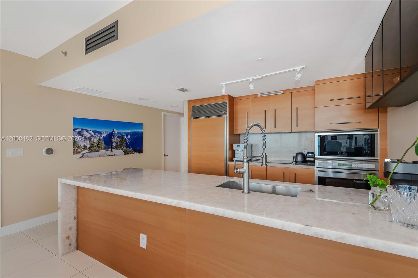 465 Brickell Ave #5101 Miami, FL 33131