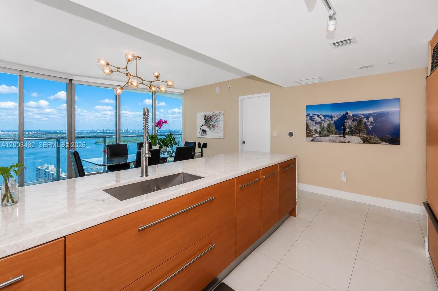 465 Brickell Ave #5101 Miami, FL 33131
