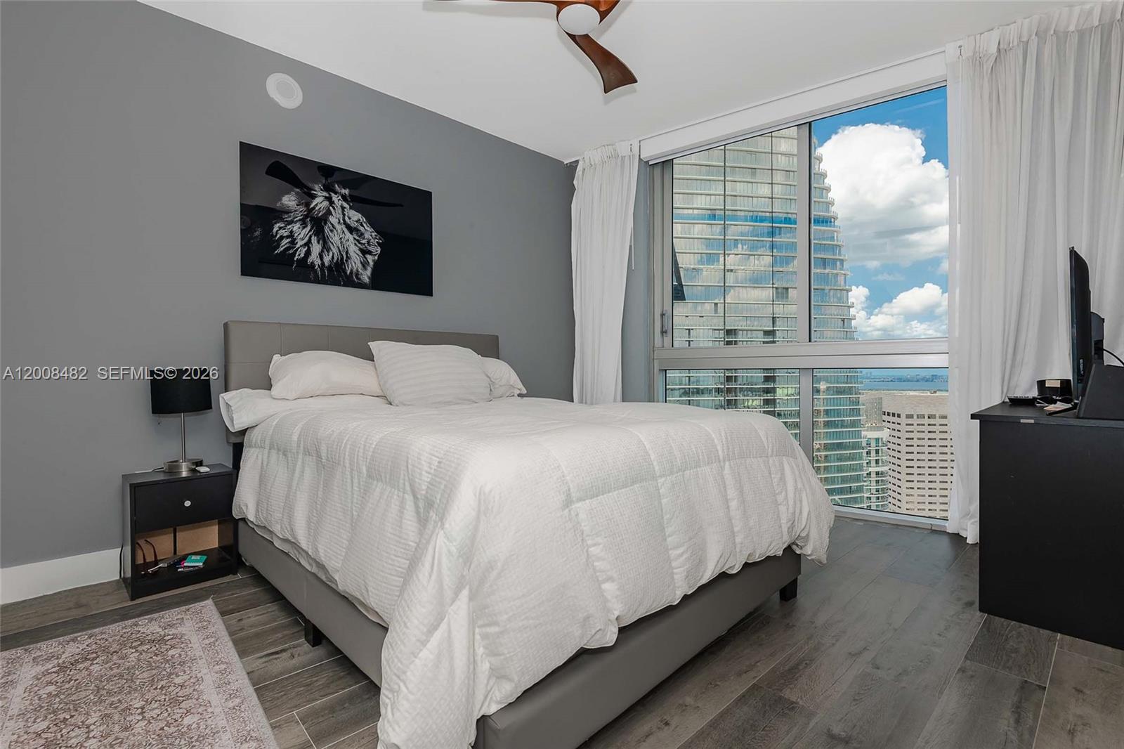 465 Brickell Ave #5101 Miami, FL 33131