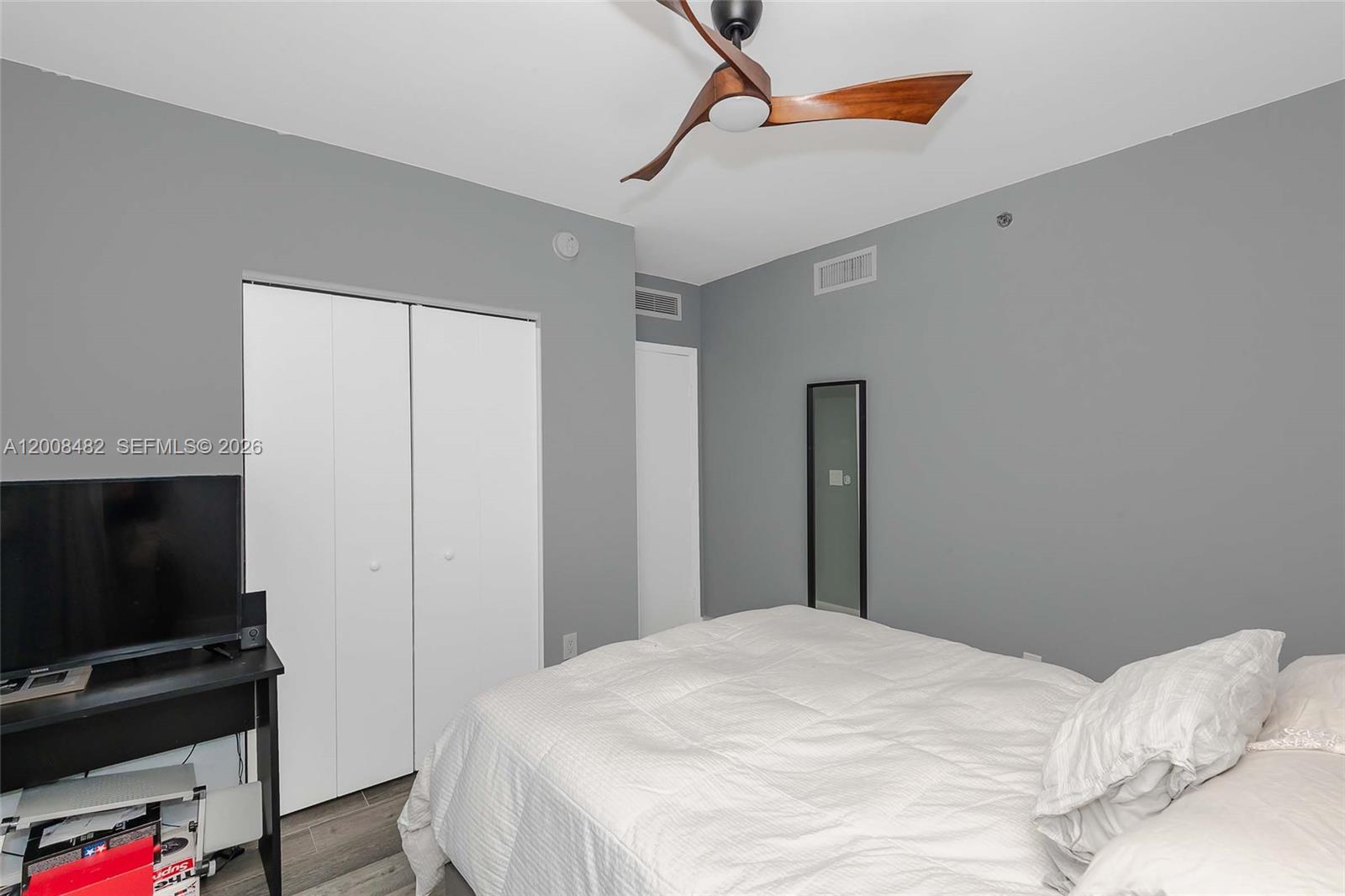 465 Brickell Ave #5101 Miami, FL 33131