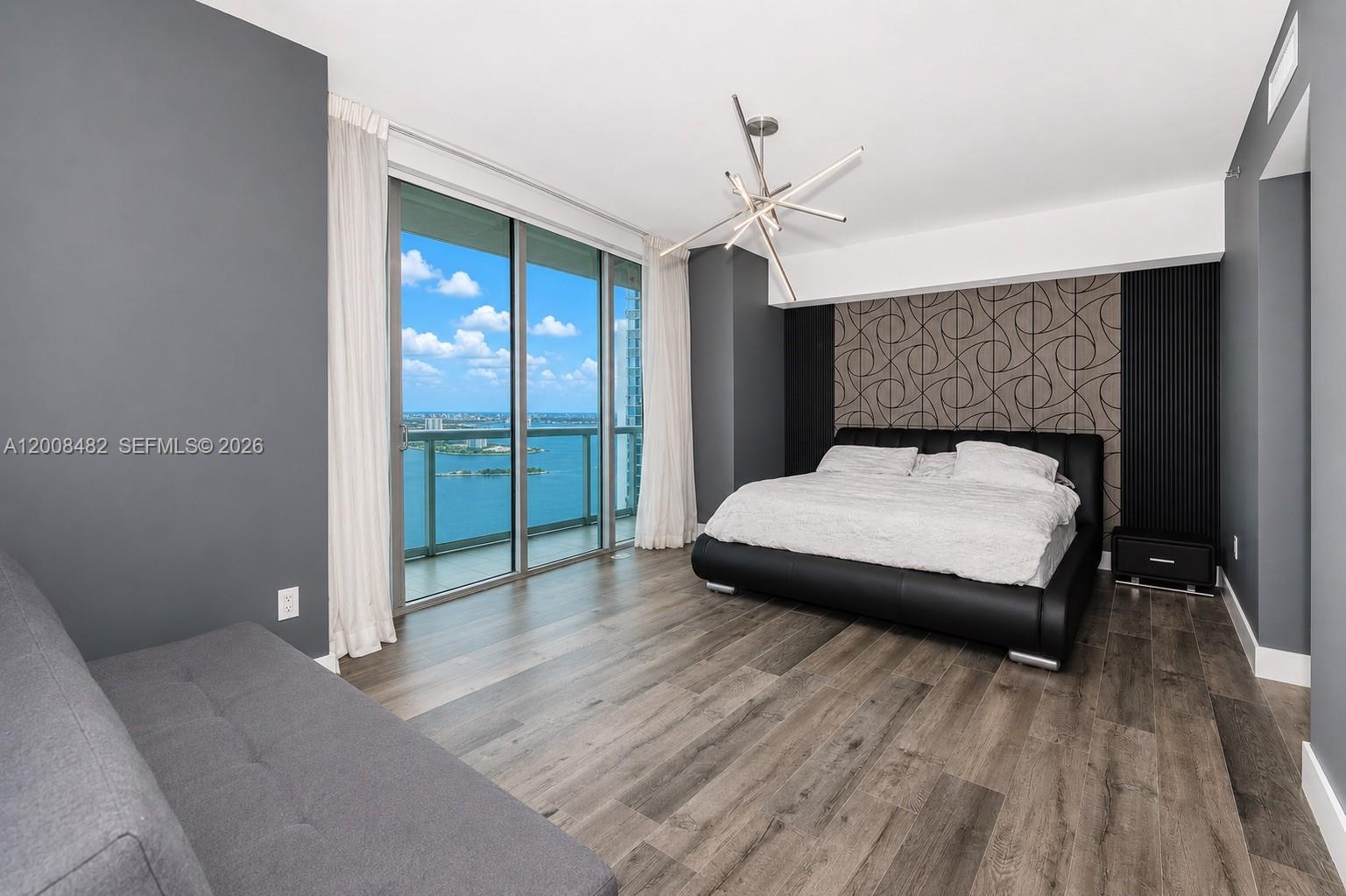 465 Brickell Ave #5101 Miami, FL 33131