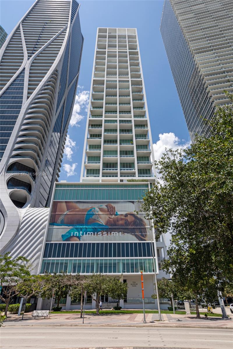 1040 Biscayne Blvd #3607 Miami, FL 33132