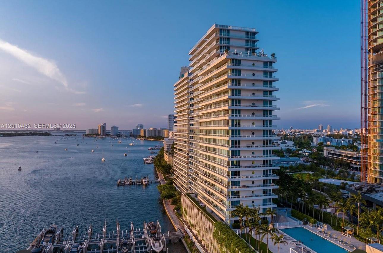 520 West Ave #1203