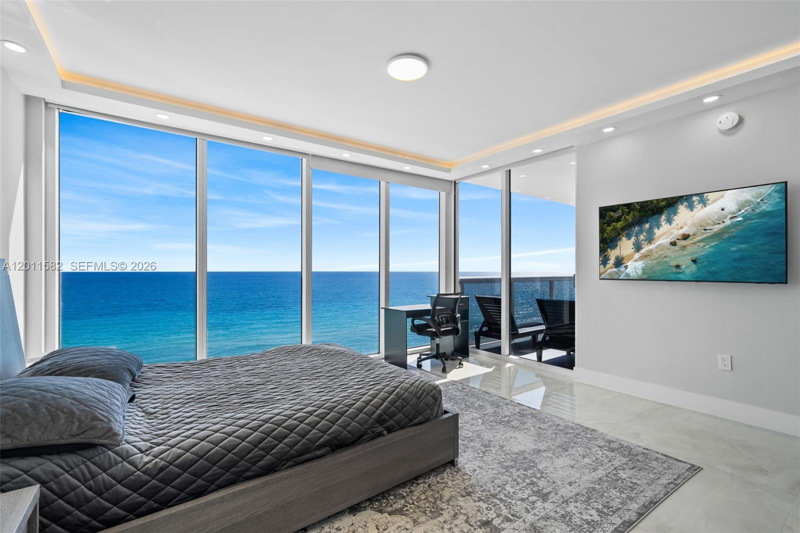 image Beach Club 222