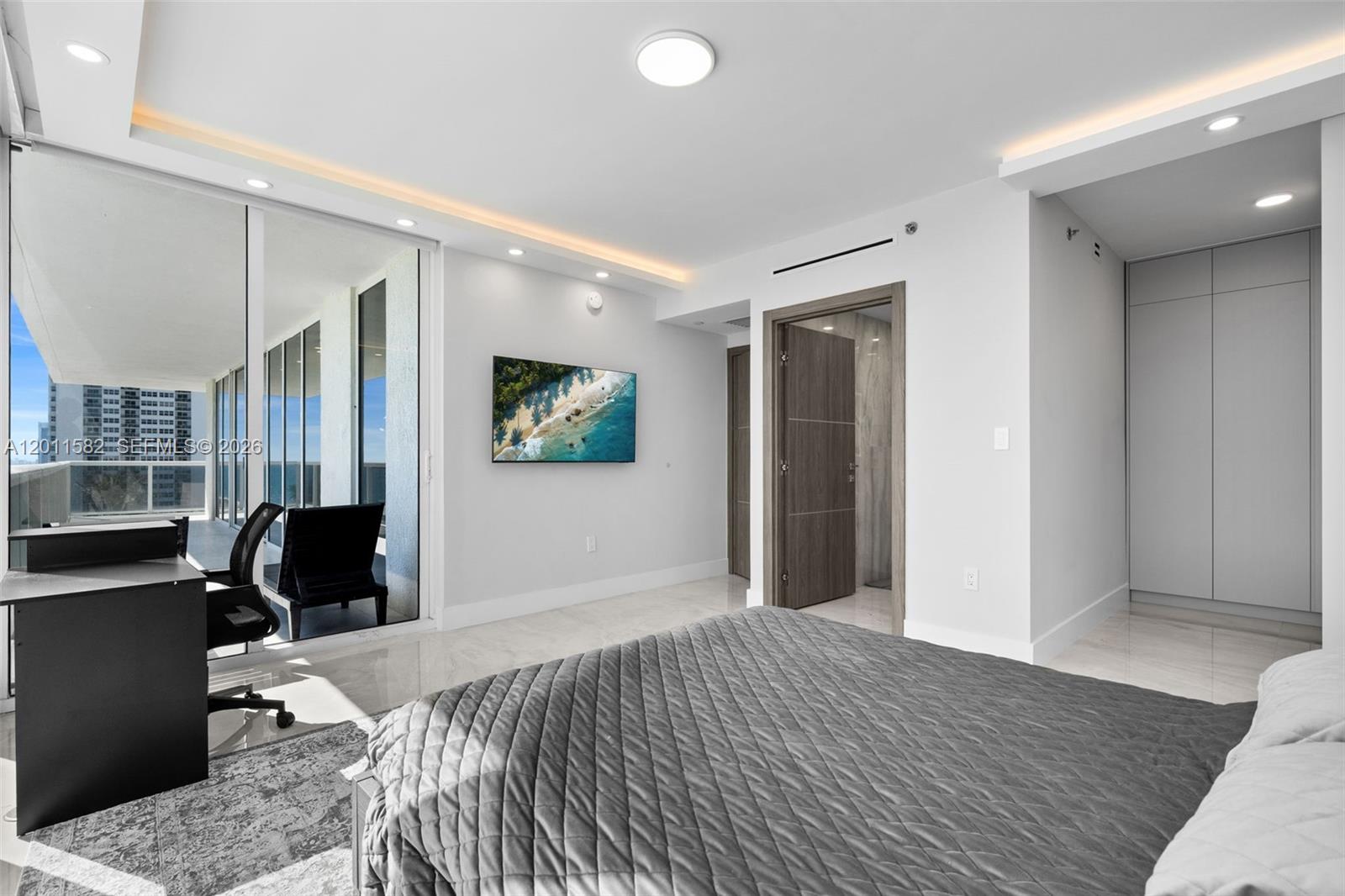 image Beach Club 223