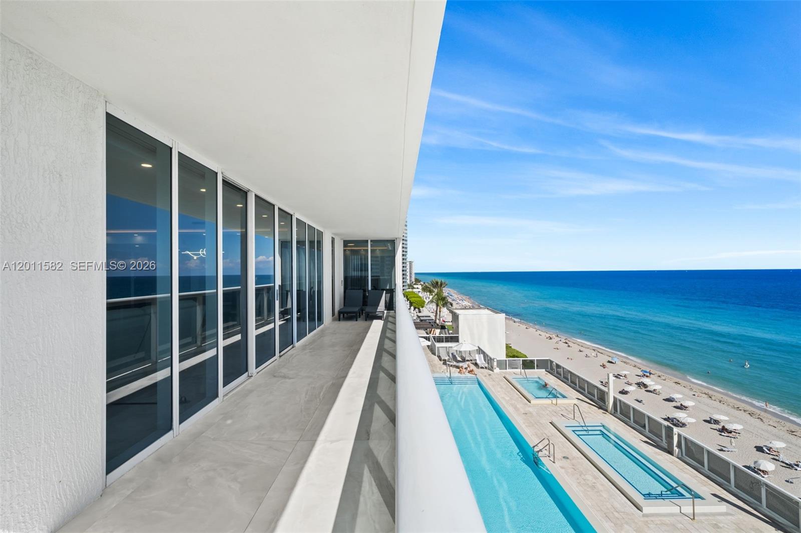 image Beach Club 228