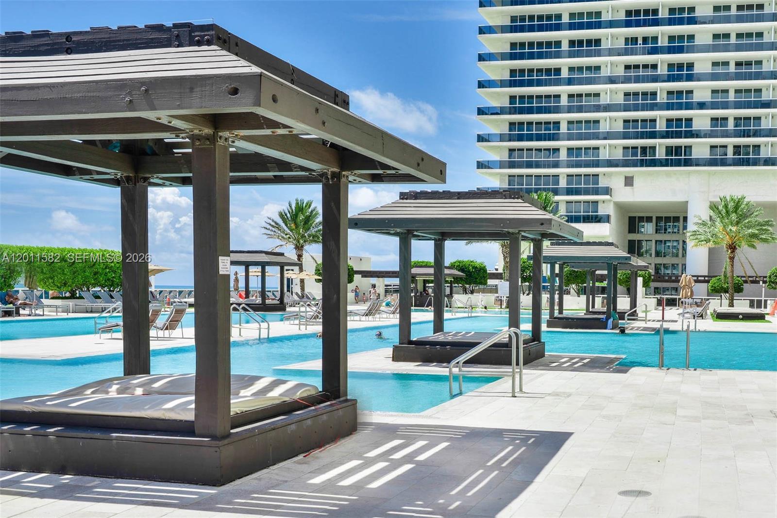 image Beach Club 236