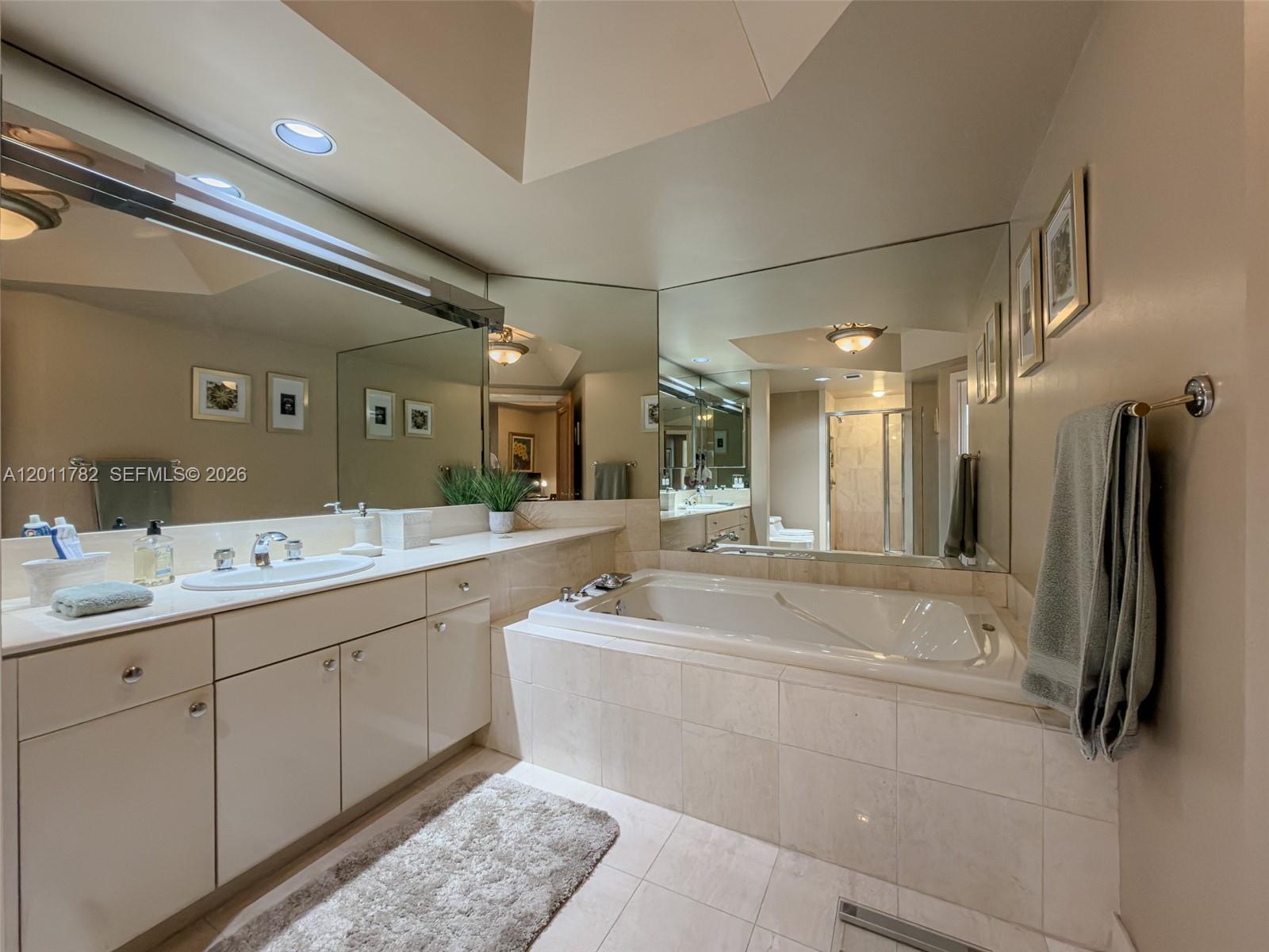 2000 Island Blvd #2503 Aventura, FL 33160