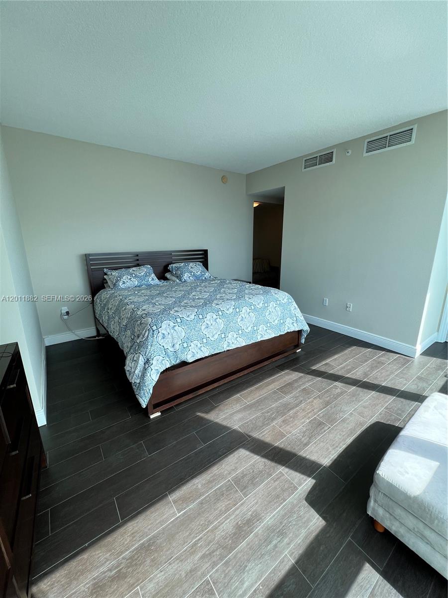 image Skyline on Brickell30