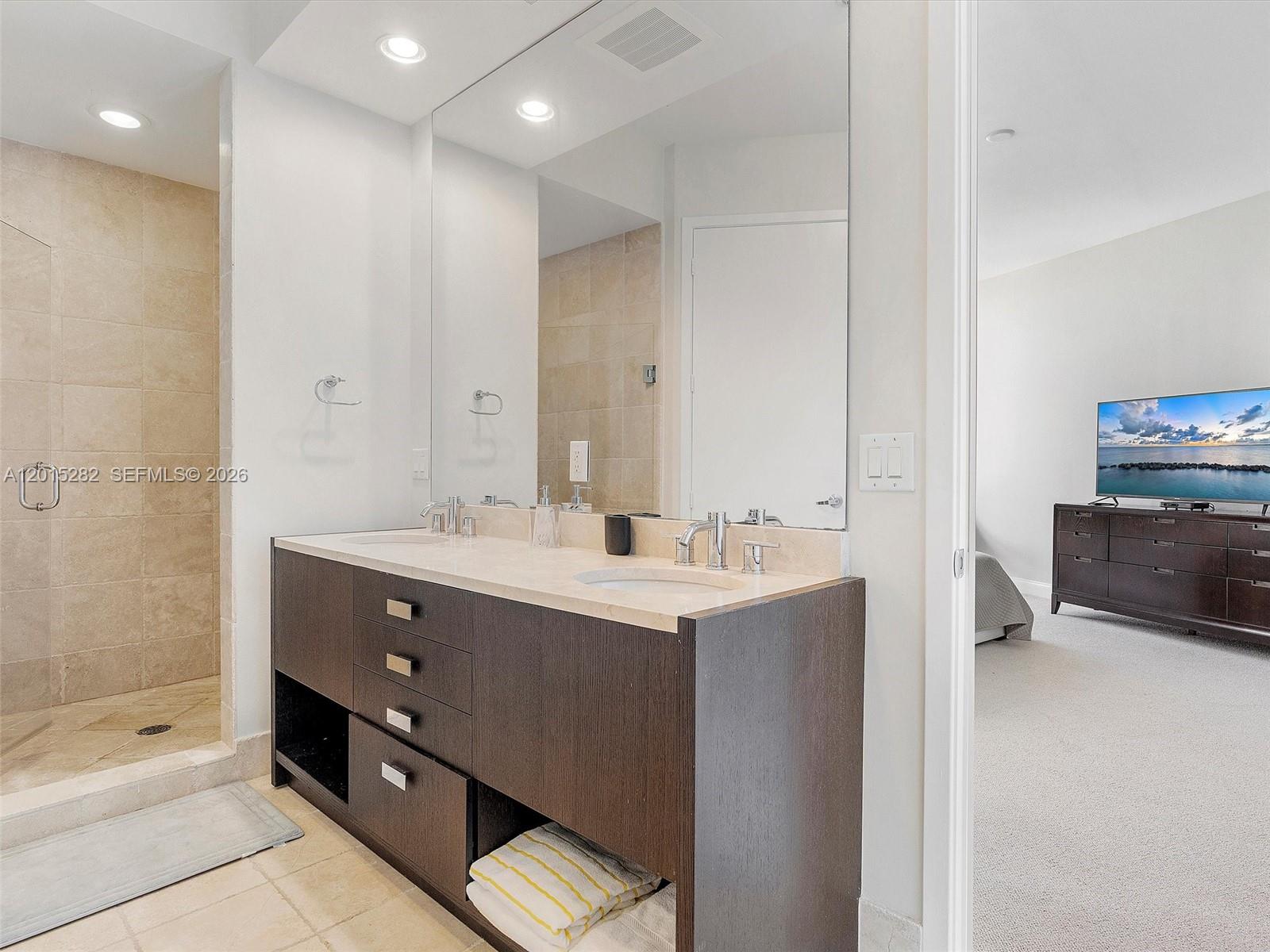 18201 Collins Ave #4009 Sunny Isles Beach, FL 33160
