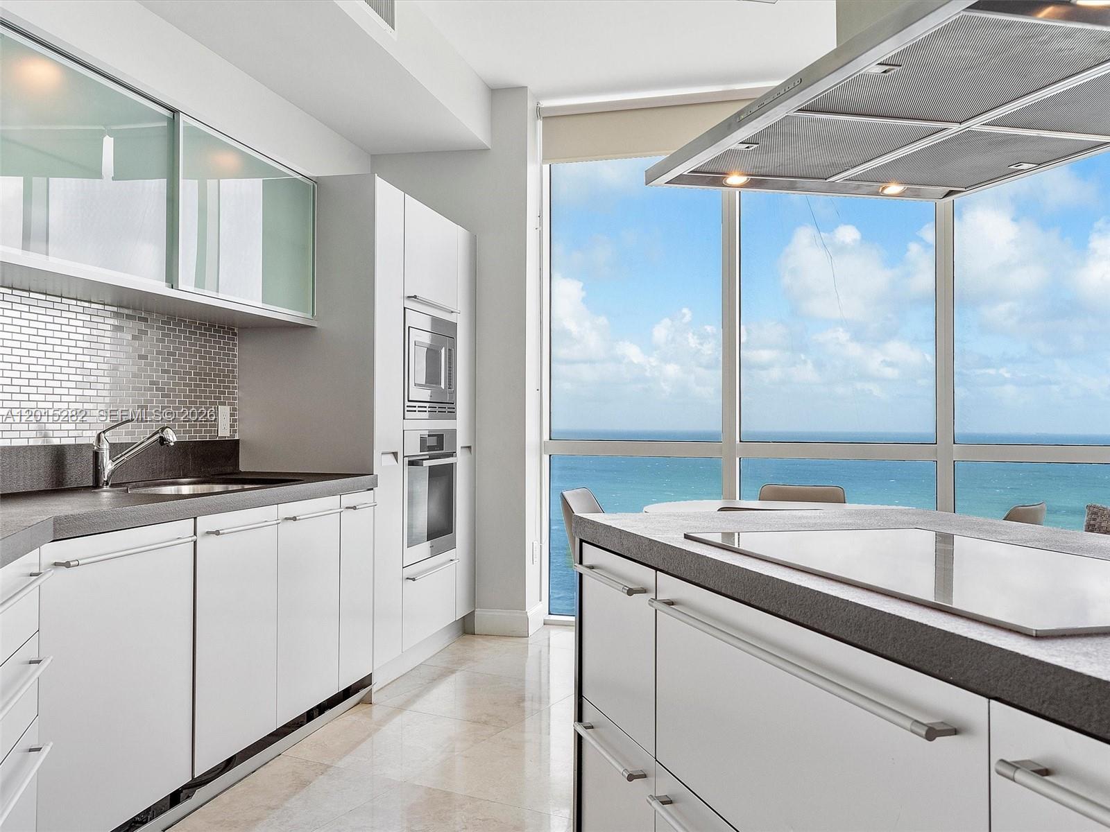 18201 Collins Ave #4009 Sunny Isles Beach, FL 33160