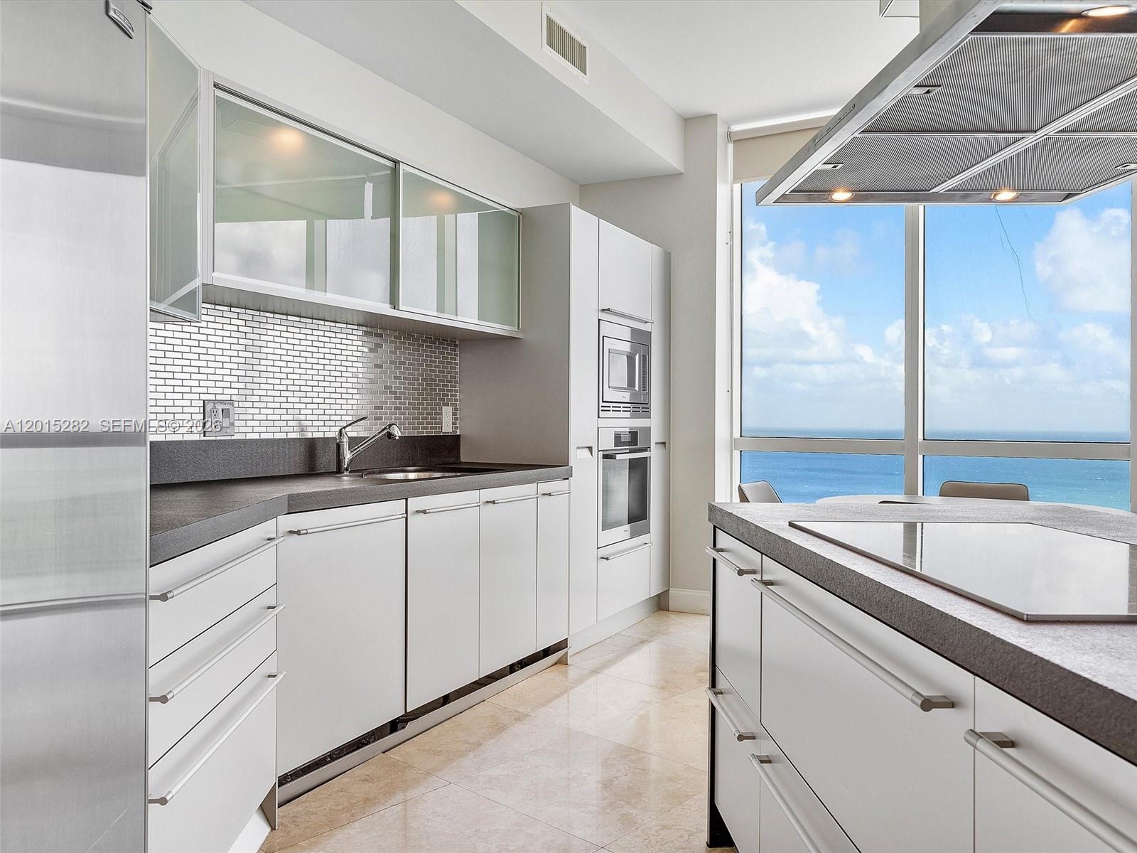 18201 Collins Ave #4009 Sunny Isles Beach, FL 33160