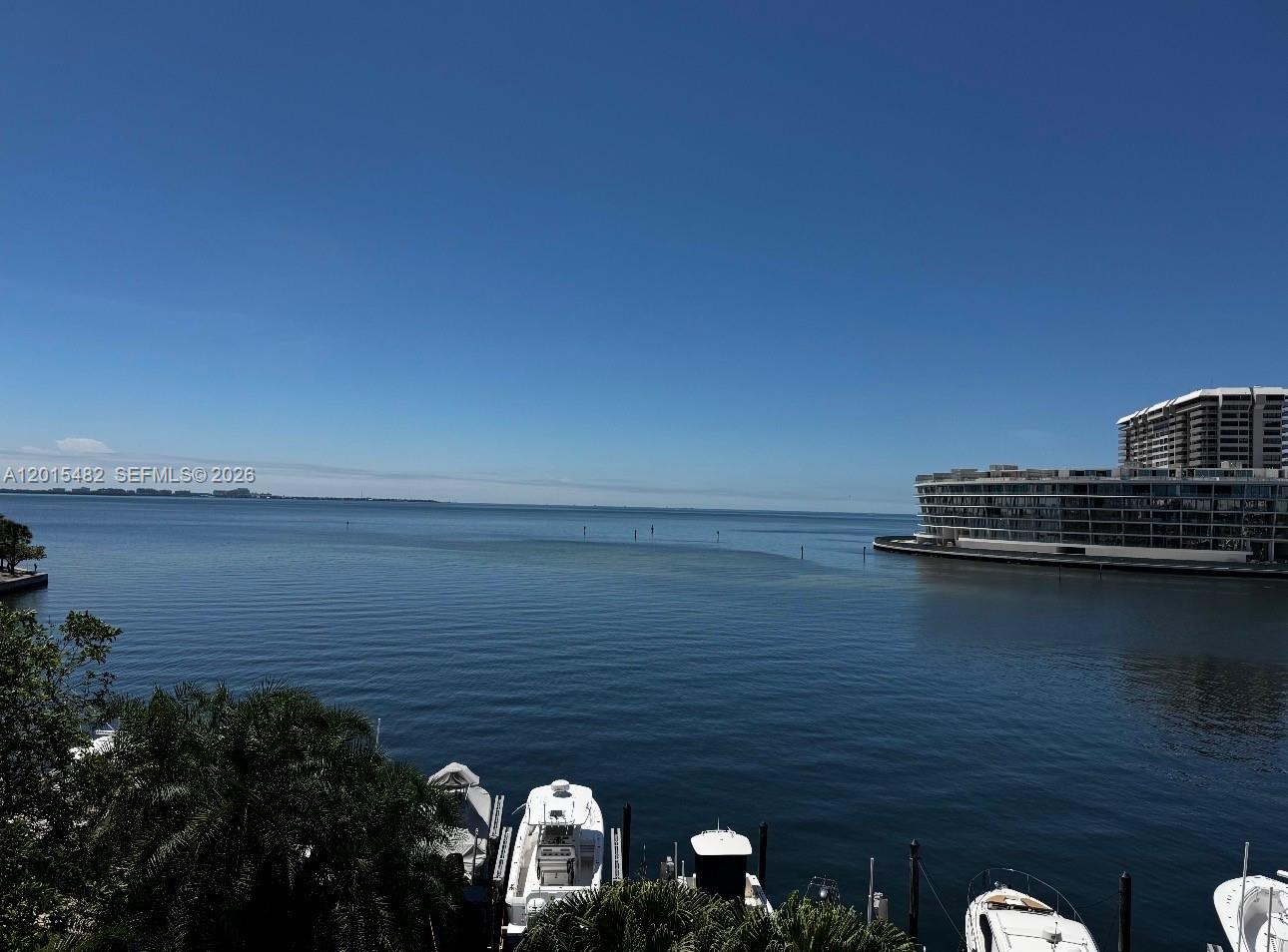 1632 S Bayshore Ct #202