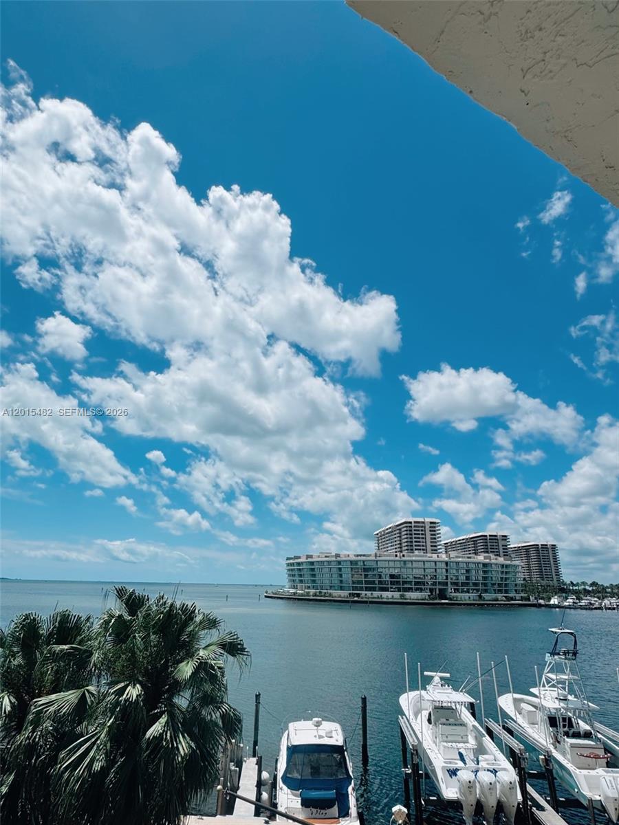 1632 S Bayshore Ct #202 Miami, FL 33133