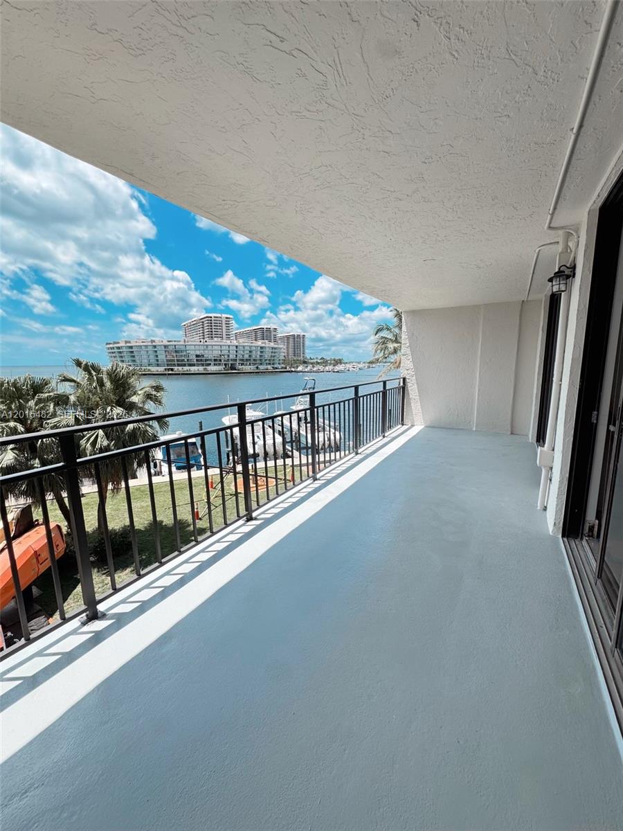 1632 S Bayshore Ct #202 Miami, FL 33133