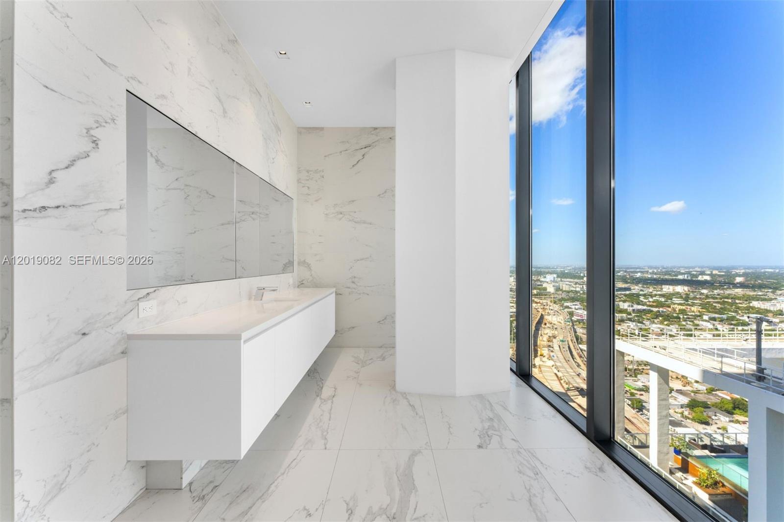 1000 Biscayne Blvd #5101 Miami, FL 33132