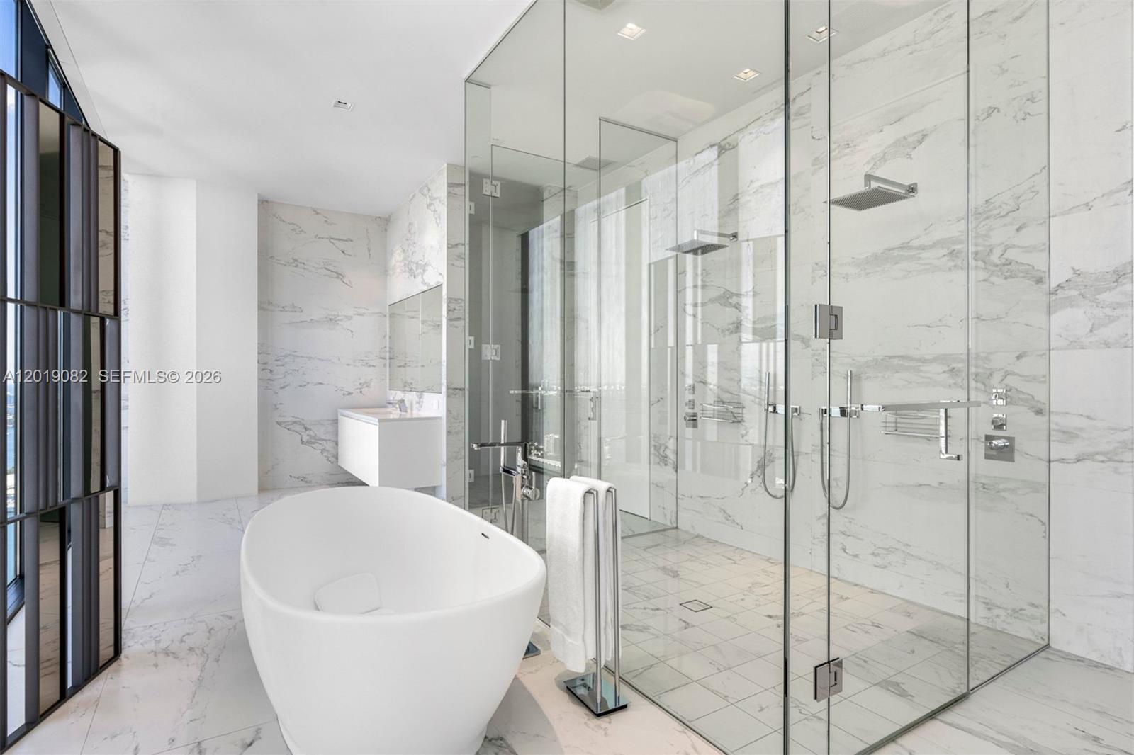 1000 Biscayne Blvd #5101 Miami, FL 33132