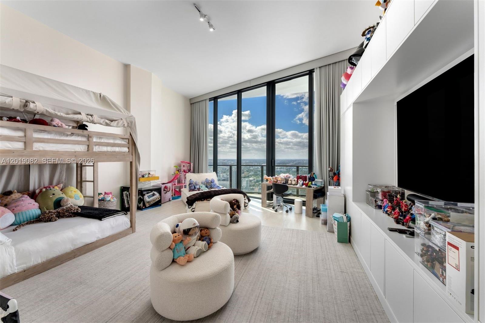 1000 Biscayne Blvd #5101 Miami, FL 33132