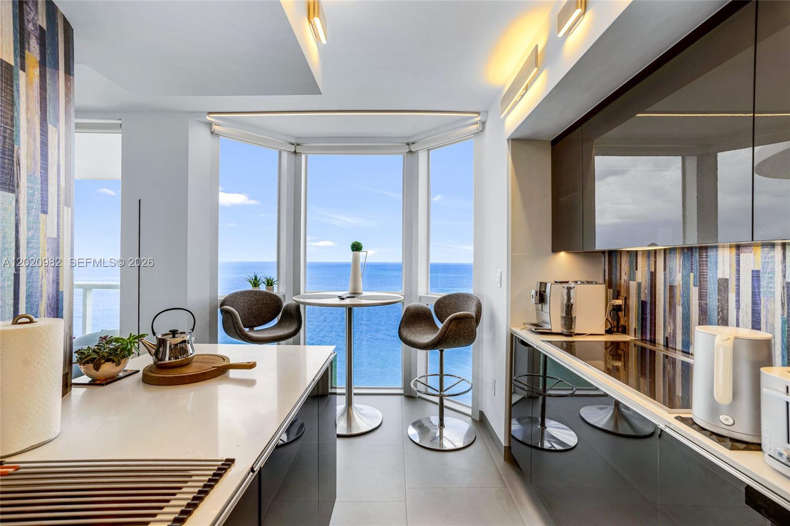 image Akoya5