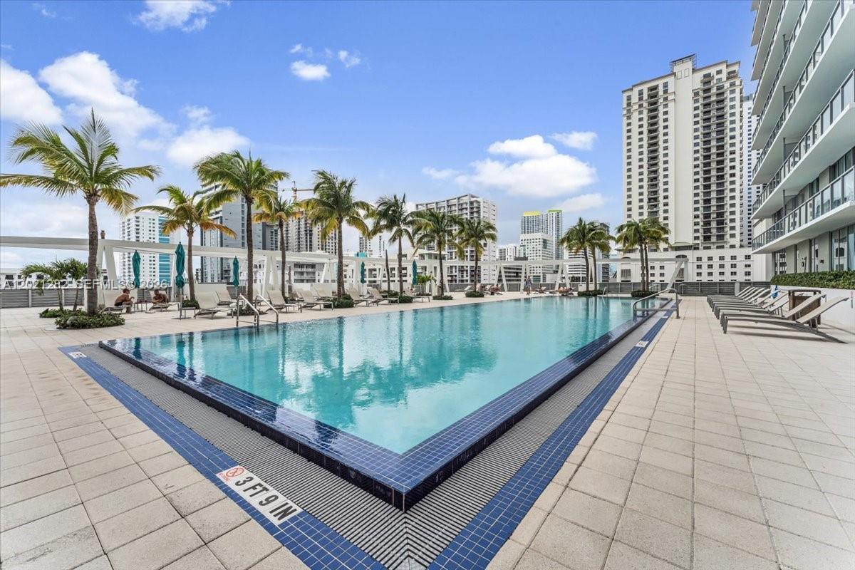 image Axis on Brickell South16