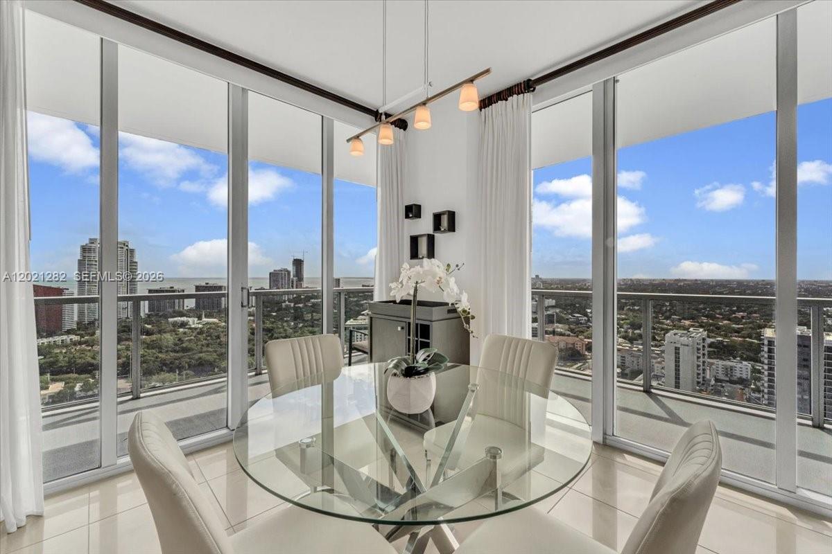 image Axis on Brickell South2