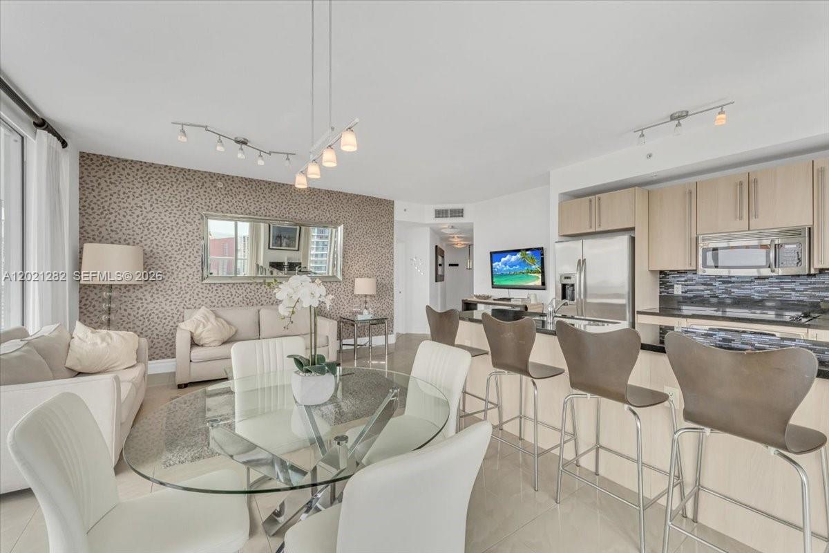 image Axis on Brickell South3