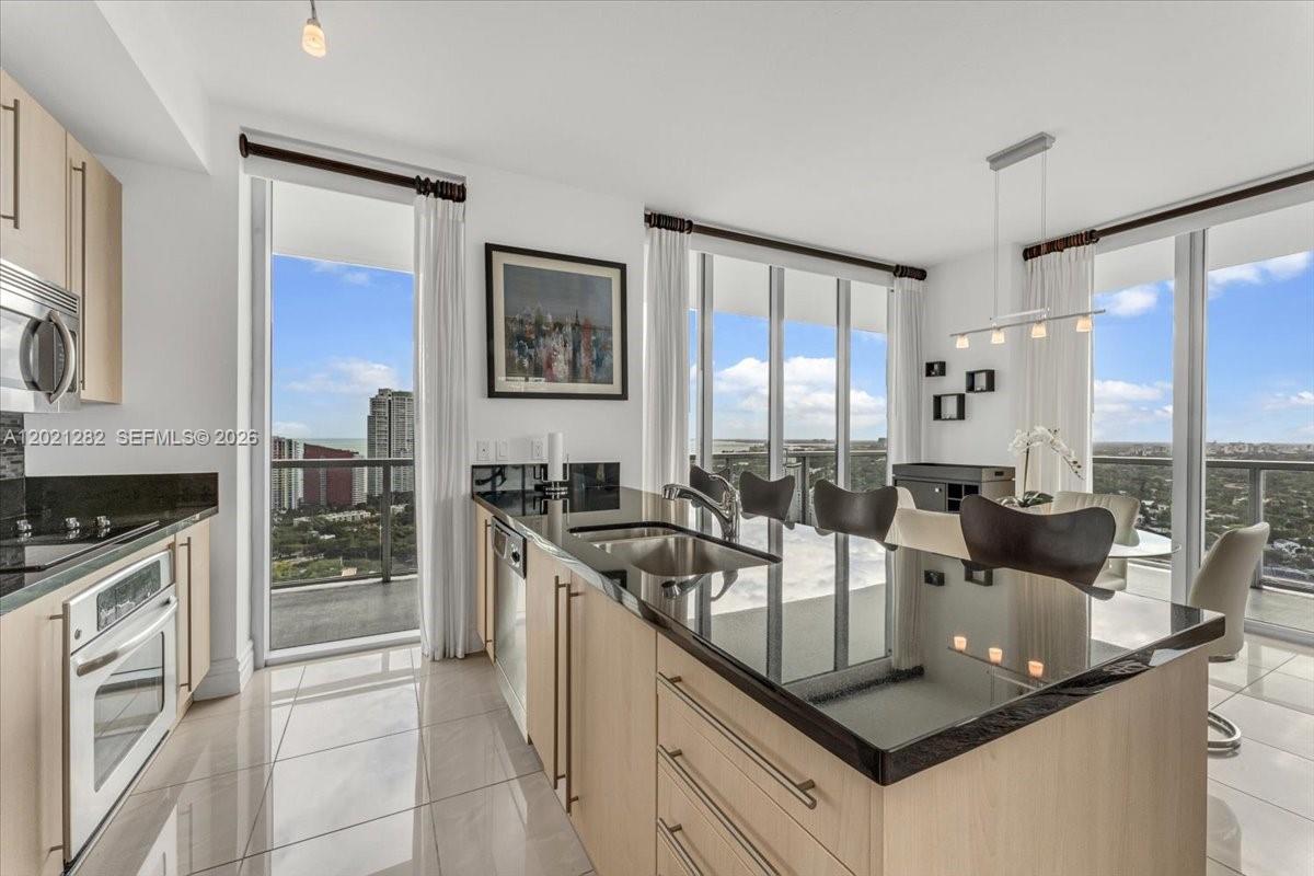 image Axis on Brickell South5