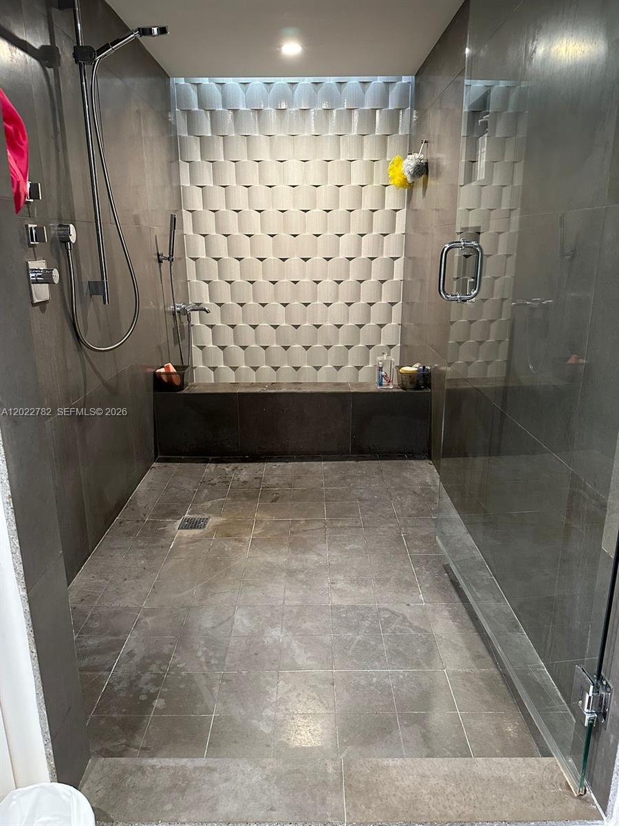1450 Brickell Bay Dr #1907 Miami, FL 33131