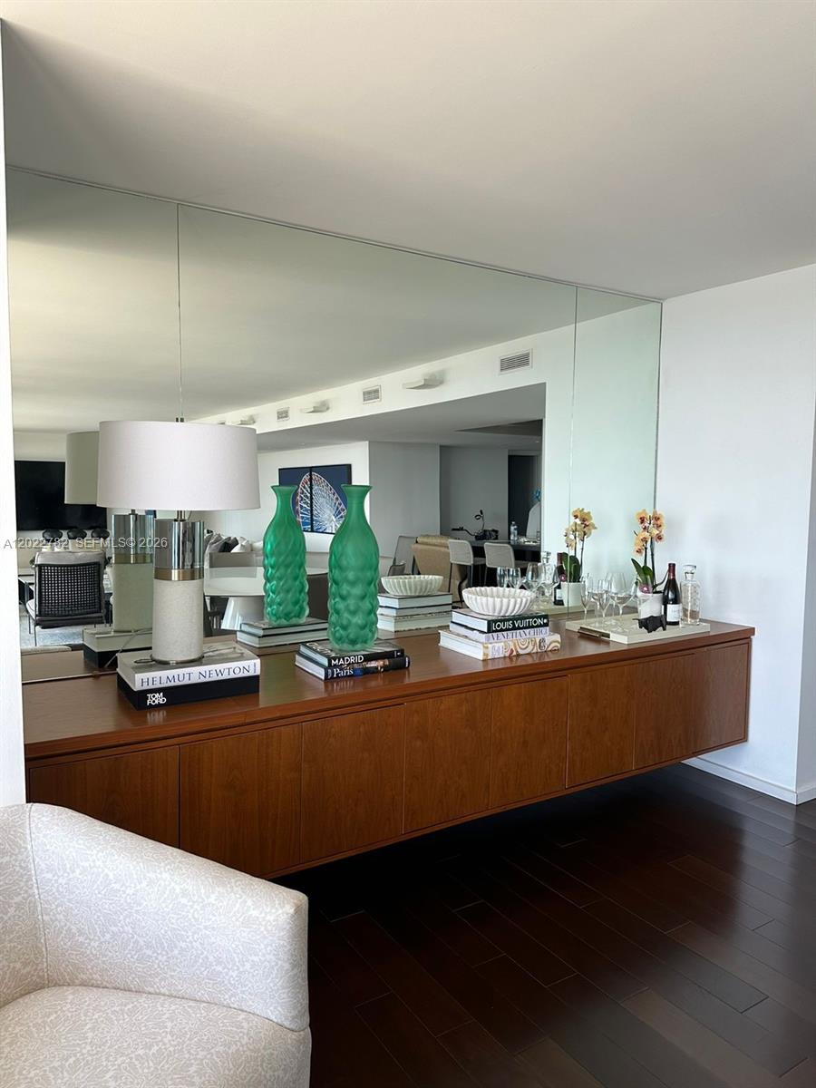 1450 Brickell Bay Dr #1907 Miami, FL 33131
