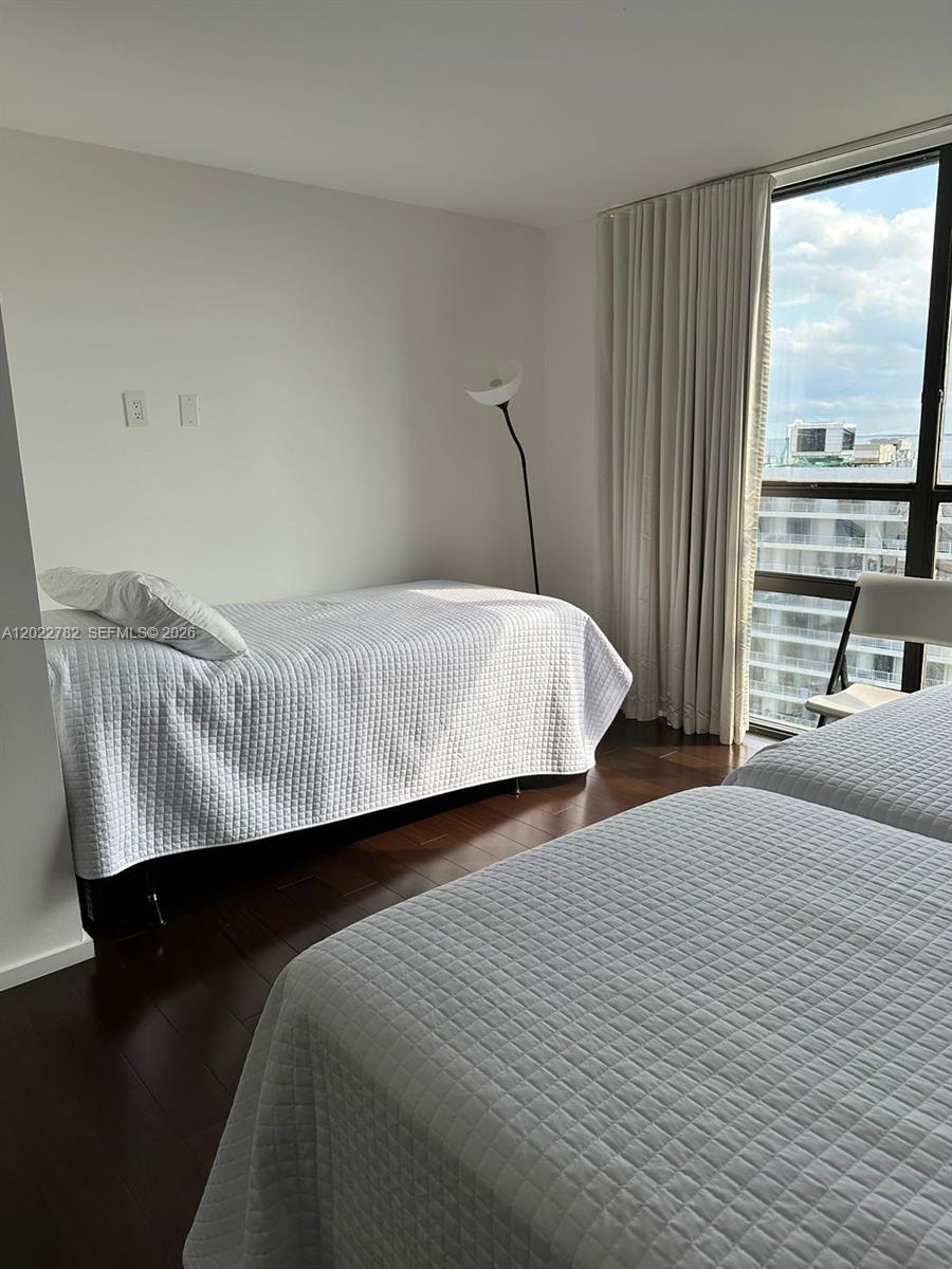 1450 Brickell Bay Dr #1907 Miami, FL 33131