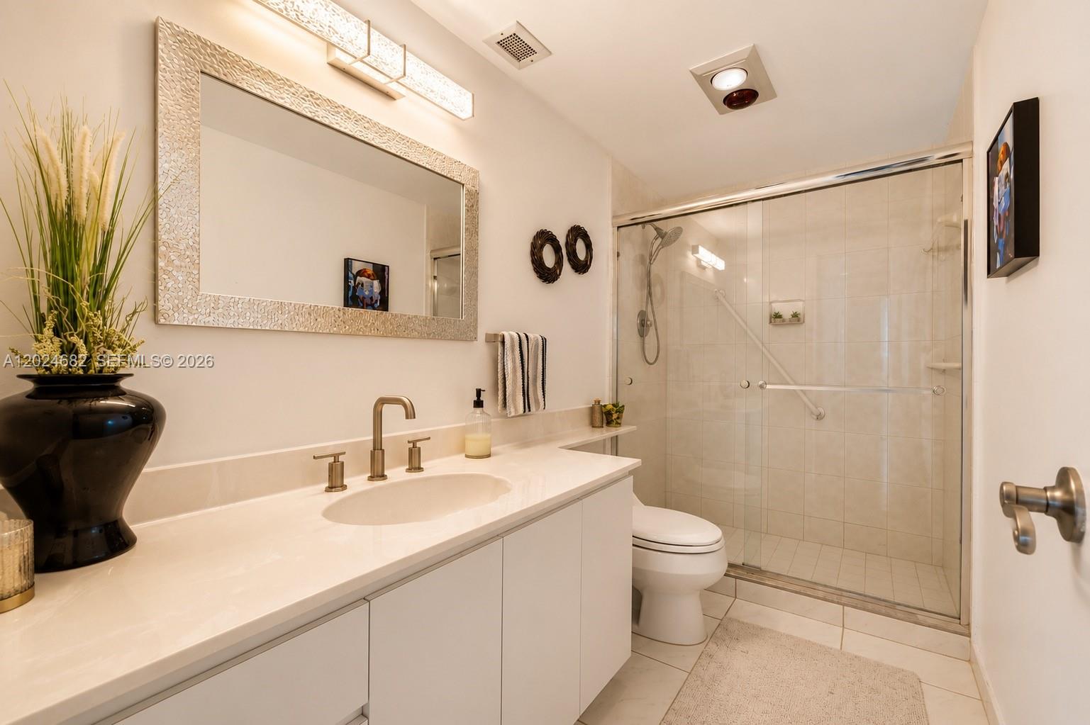 300 Bayview Dr #807 Sunny Isles Beach, FL 33160