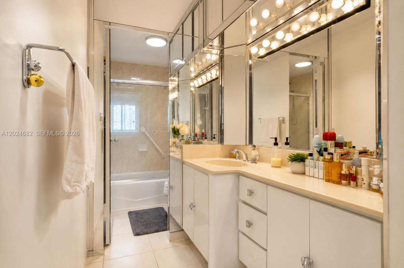 300 Bayview Dr #807 Sunny Isles Beach, FL 33160