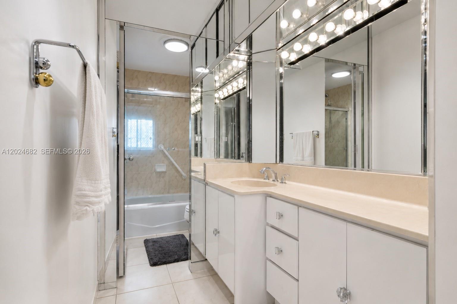 300 Bayview Dr #807 Sunny Isles Beach, FL 33160