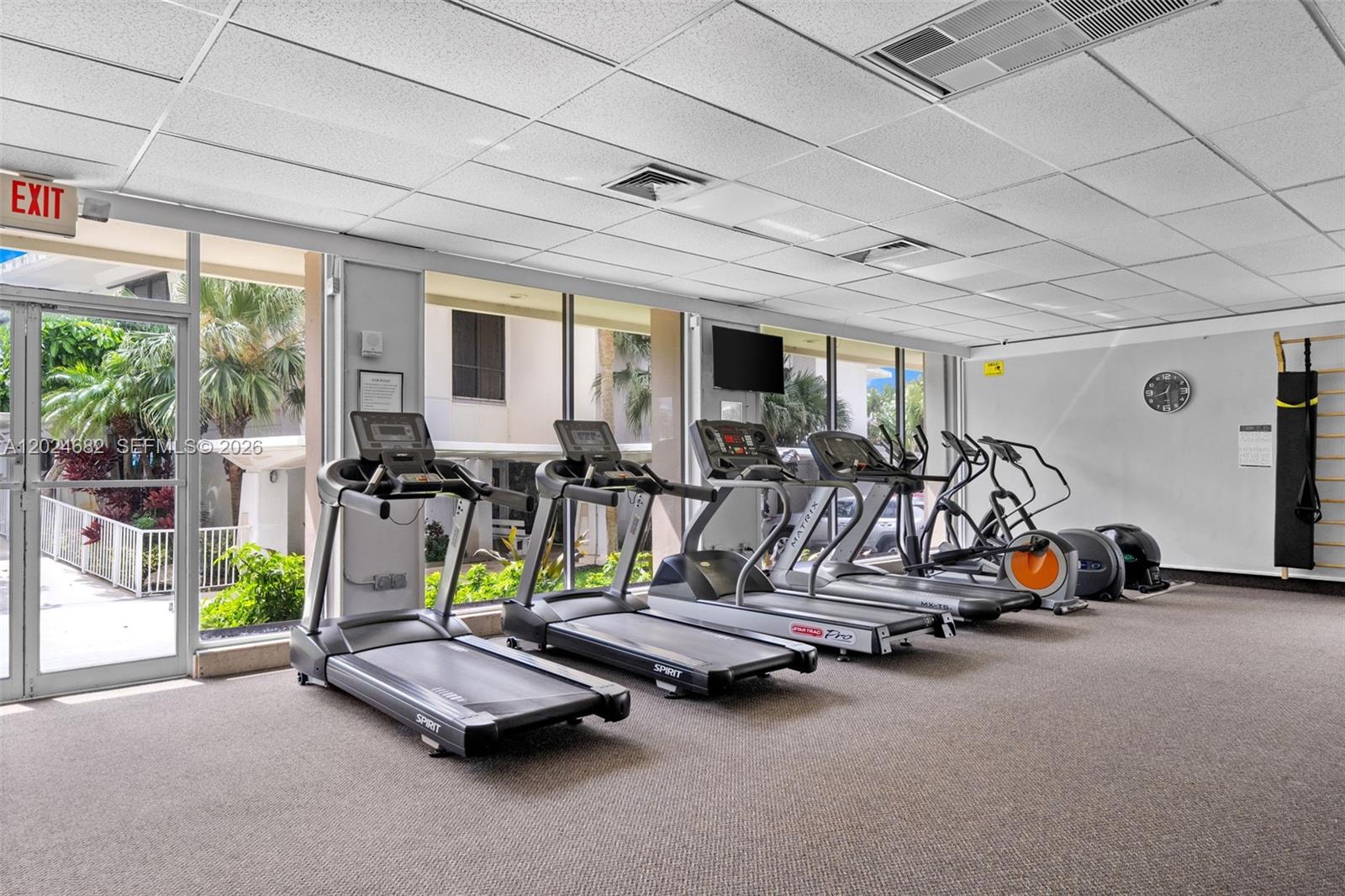 300 Bayview Dr #807 Sunny Isles Beach, FL 33160