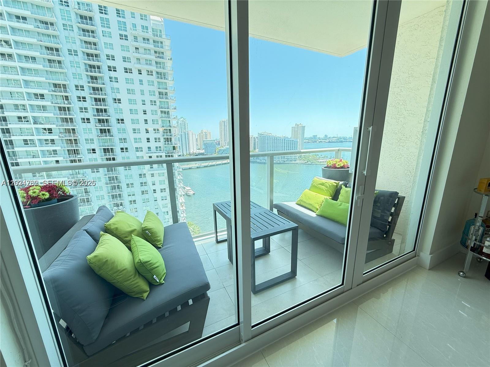 image The Mark on Brickell12