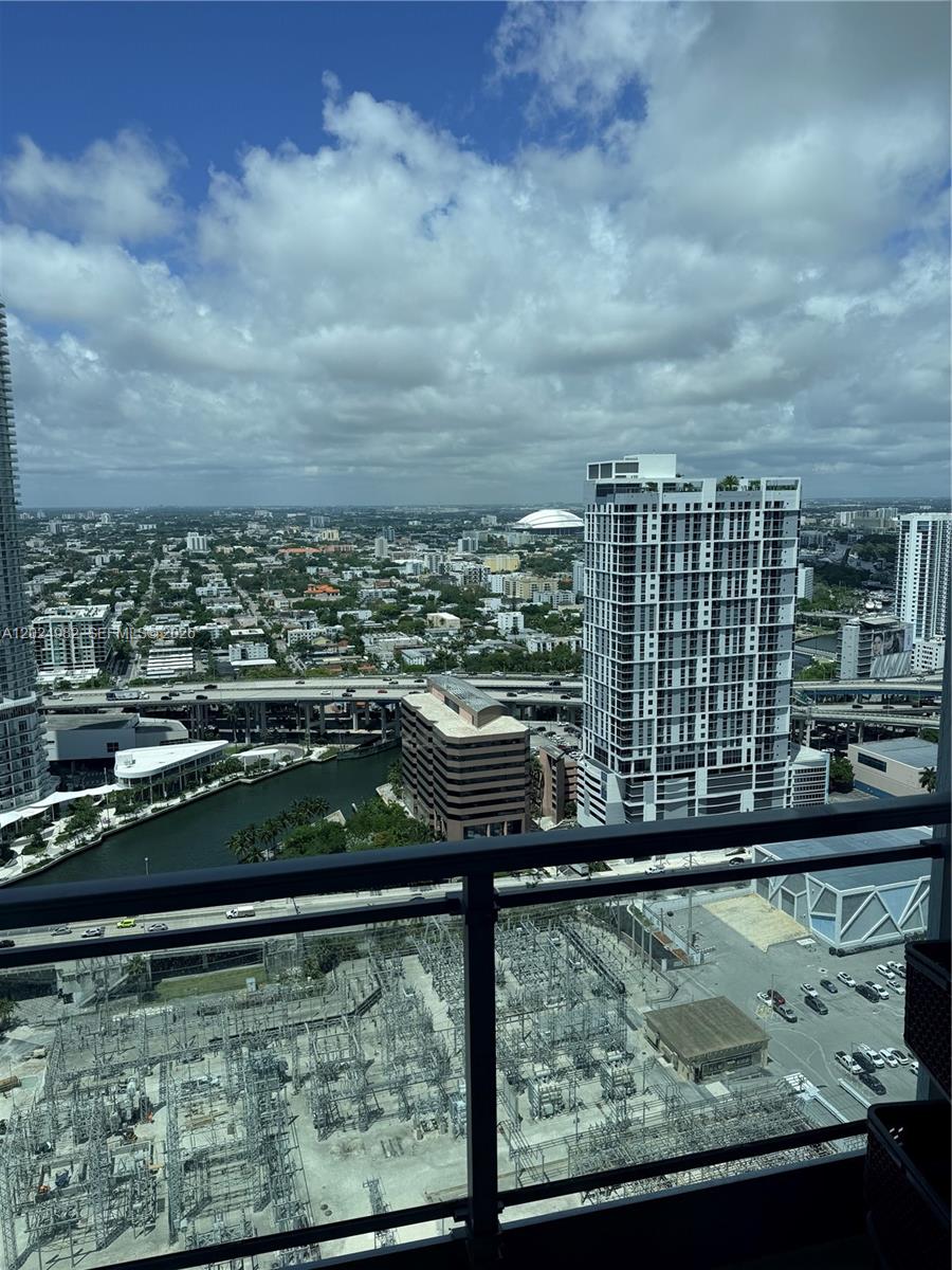 92 SW 3rd St #3909 Miami, FL 33130