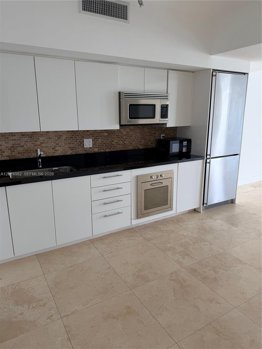 92 SW 3rd St #3909 Miami, FL 33130