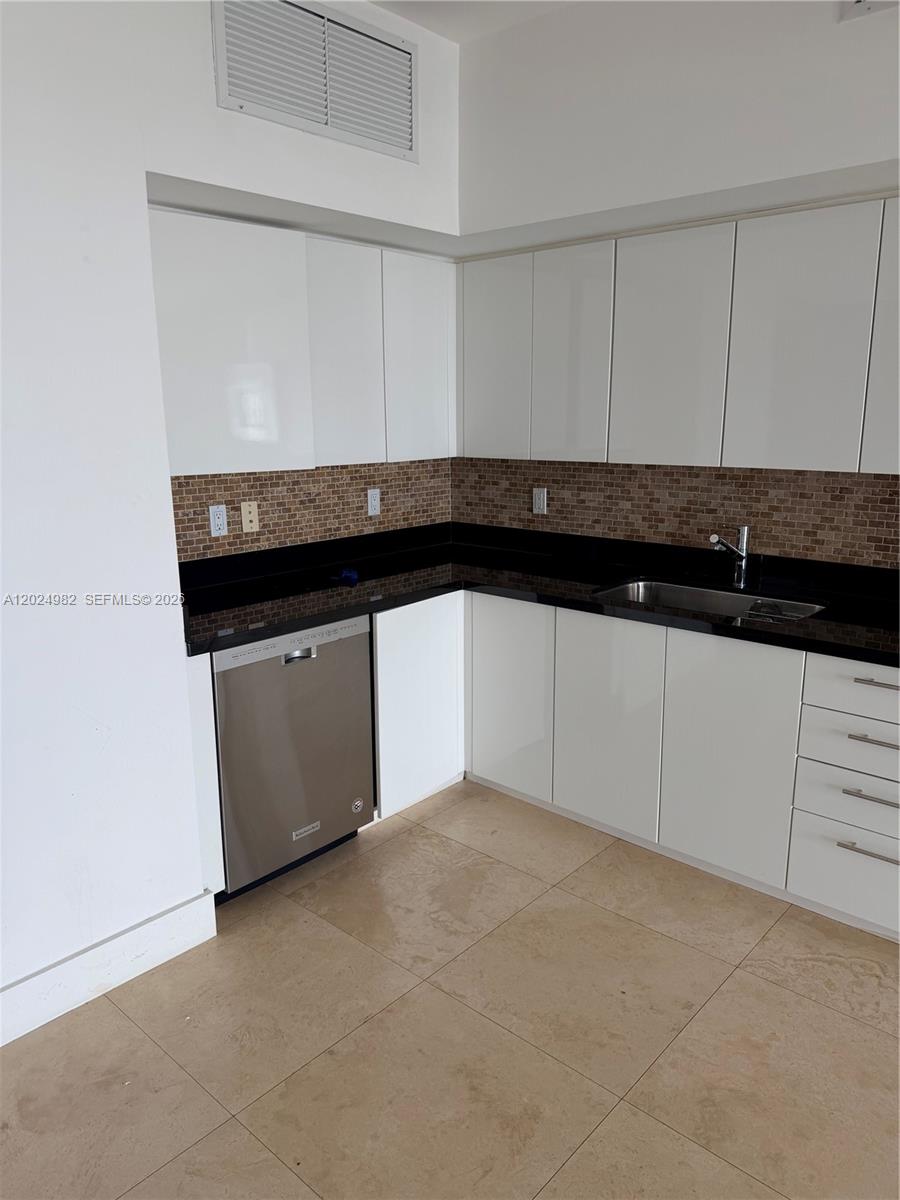 92 SW 3rd St #3909 Miami, FL 33130