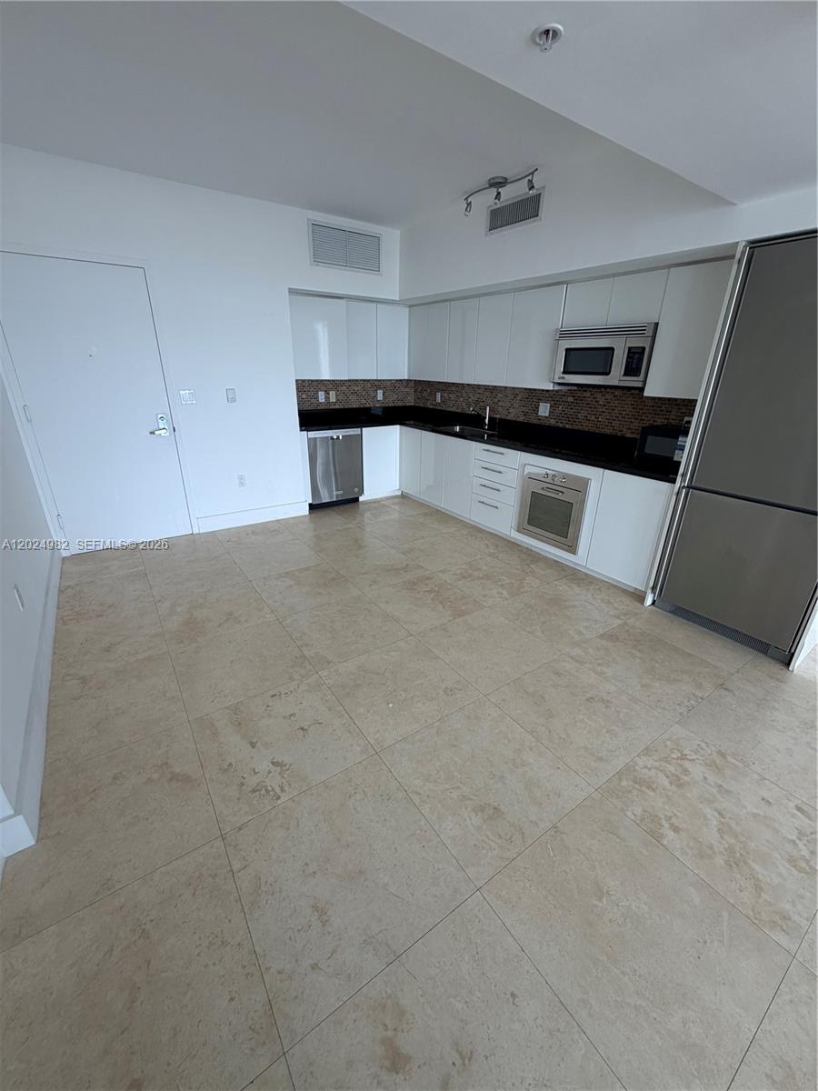 92 SW 3rd St #3909 Miami, FL 33130