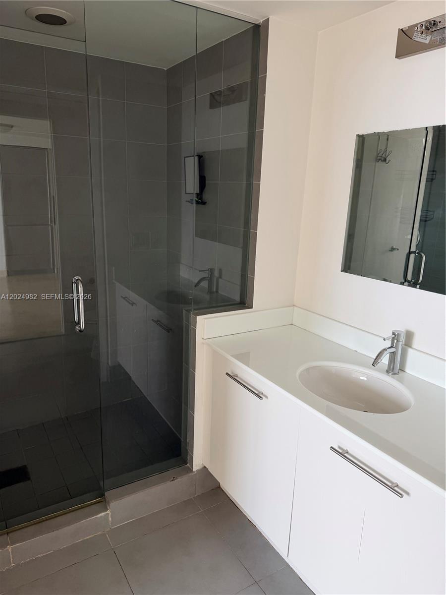92 SW 3rd St #3909 Miami, FL 33130