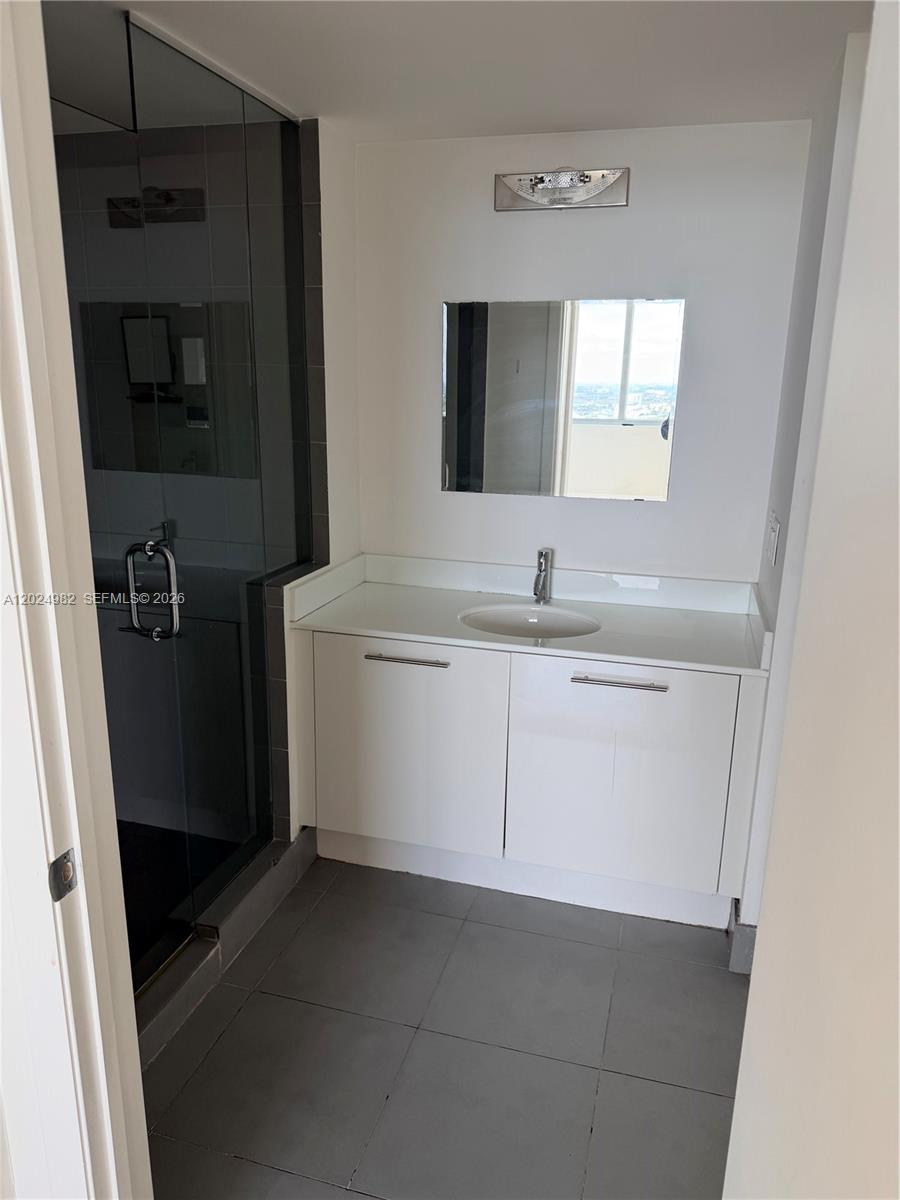 92 SW 3rd St #3909 Miami, FL 33130