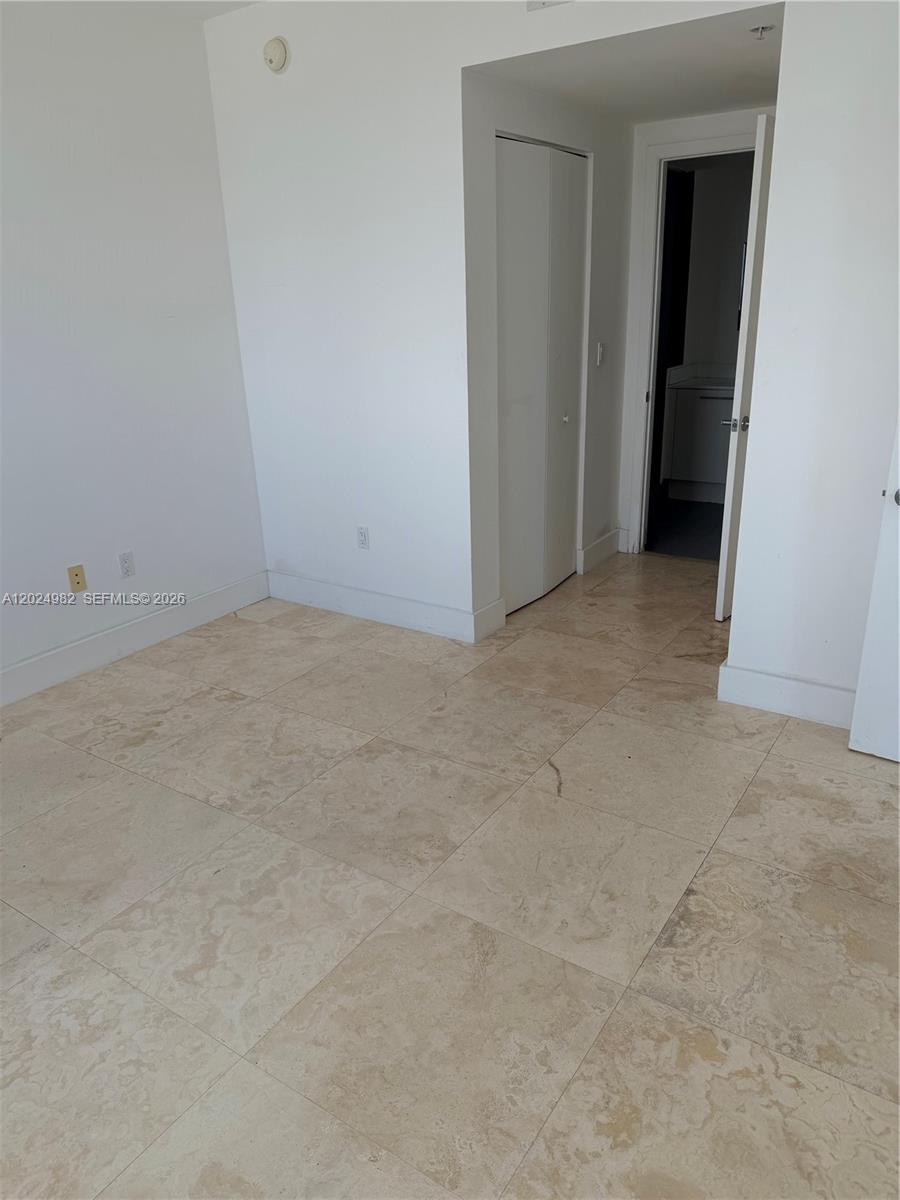 92 SW 3rd St #3909 Miami, FL 33130