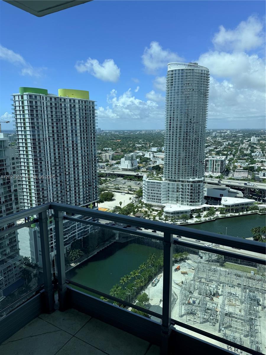 92 SW 3rd St #3909 Miami, FL 33130