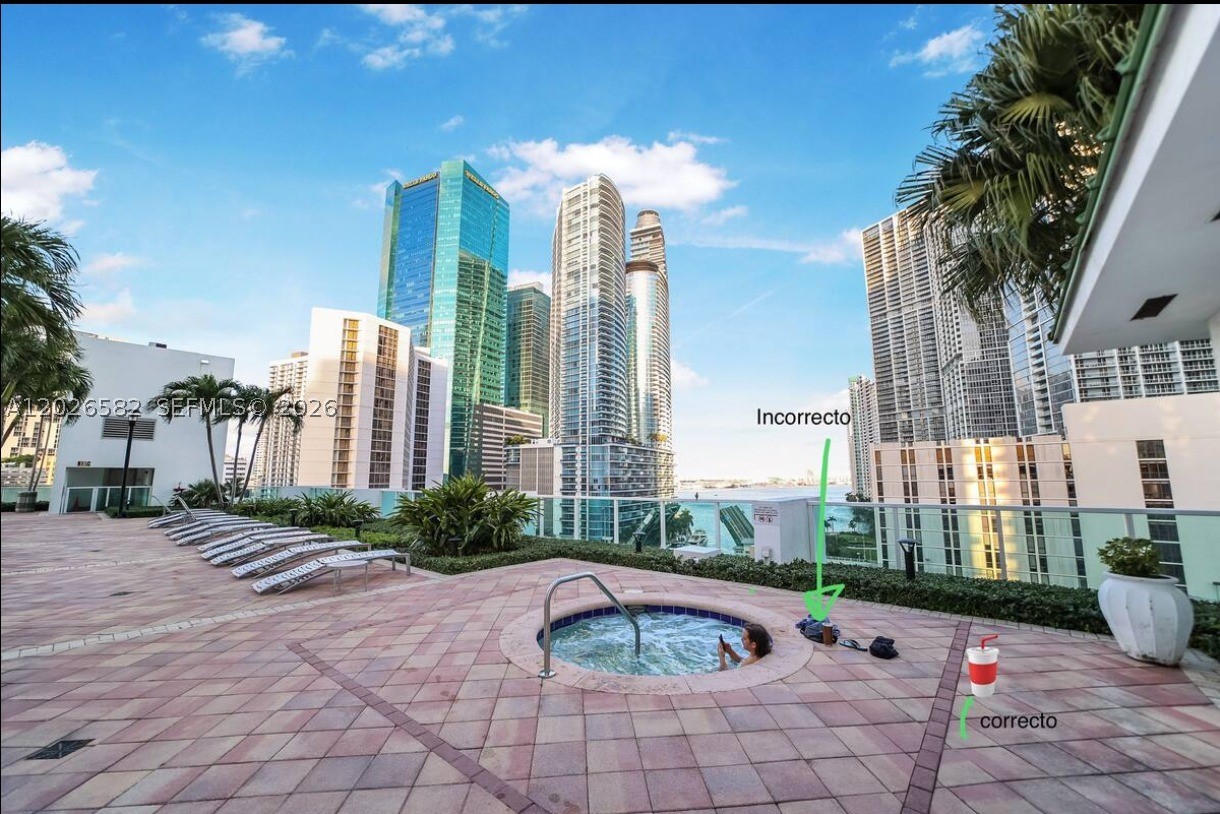 image Brickell on the River South22