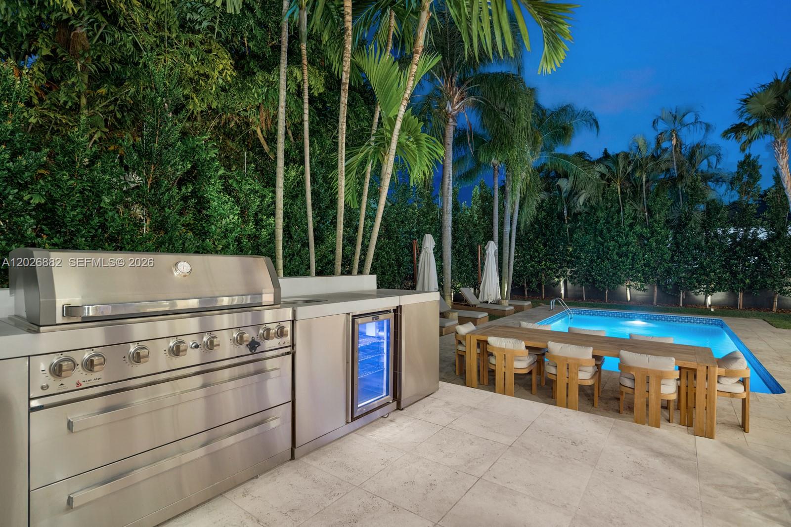 7155 E Lago Dr Coral Gables, FL 33143