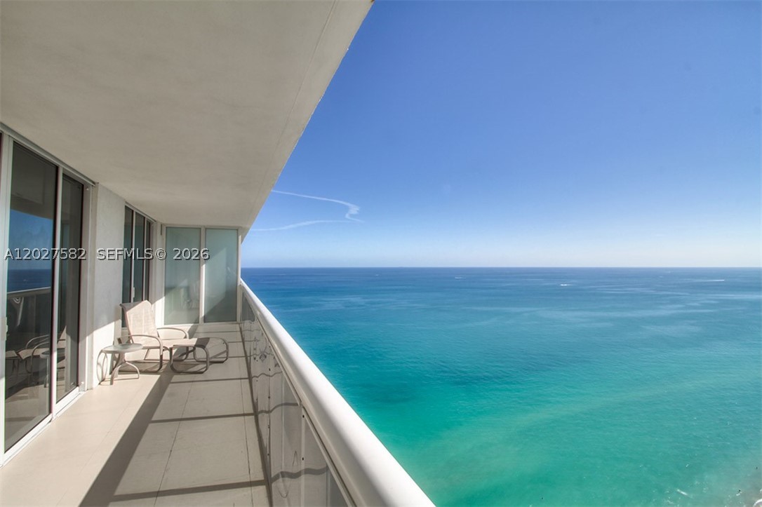 image Beach Club 20