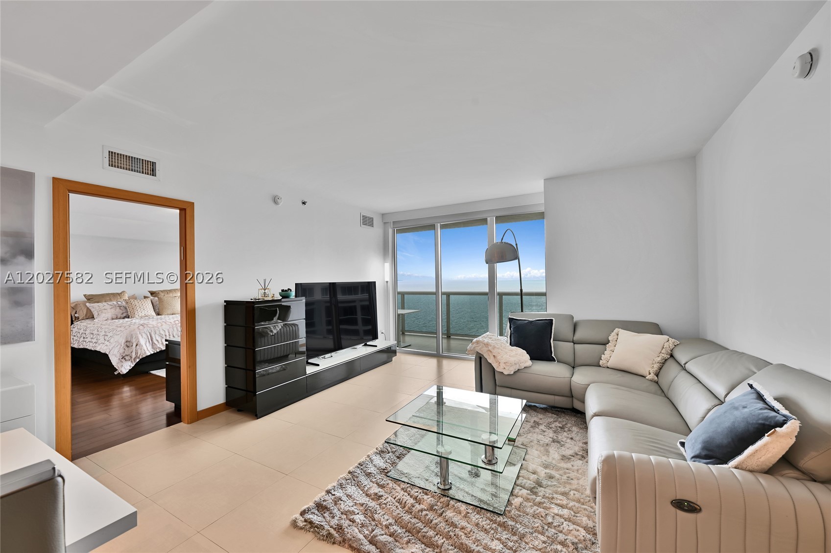 image Beach Club 212