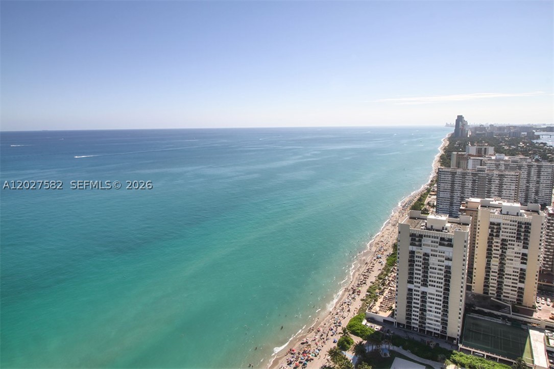 image Beach Club 225