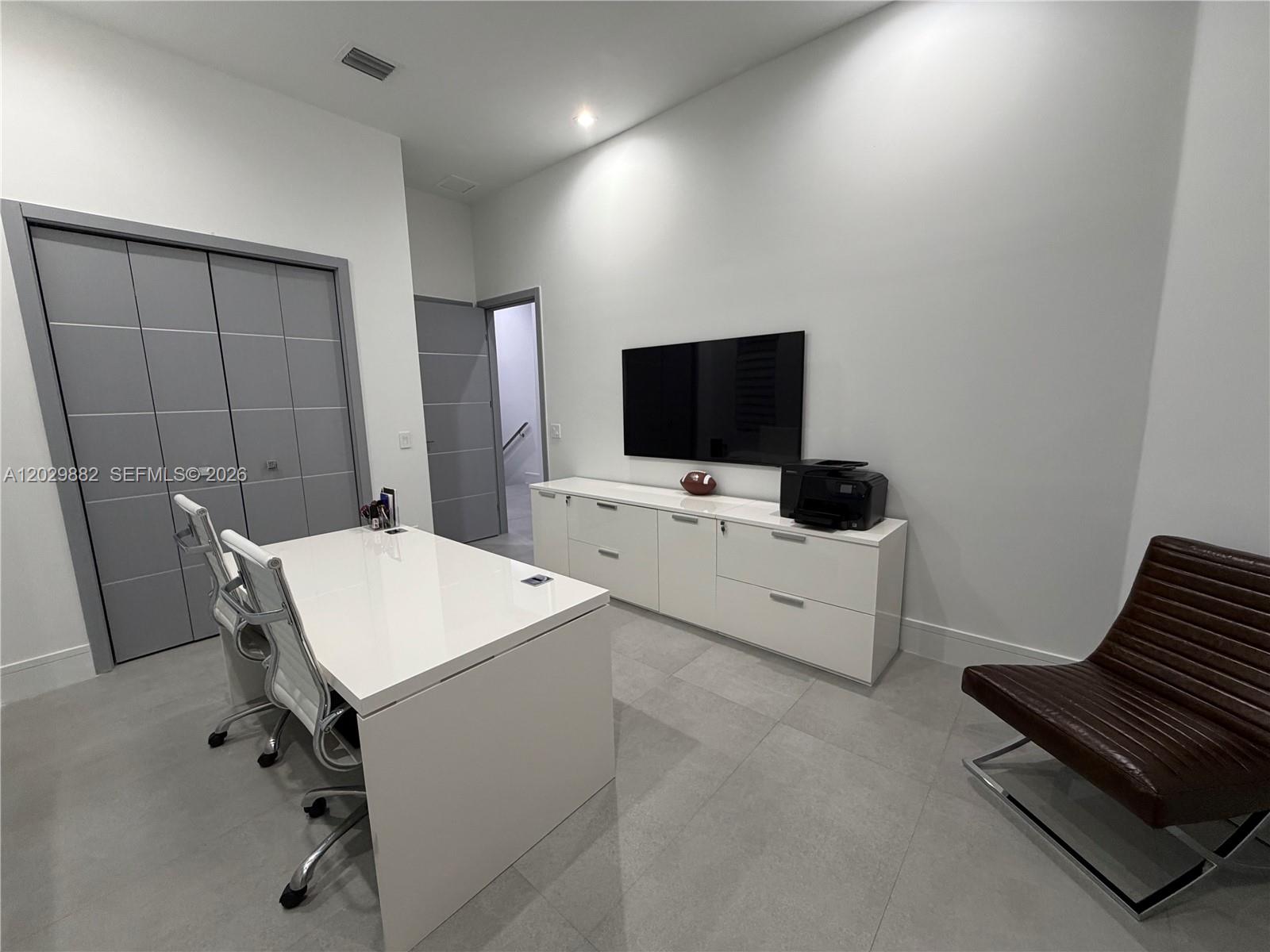 3073 Carter St Miami, FL 33133